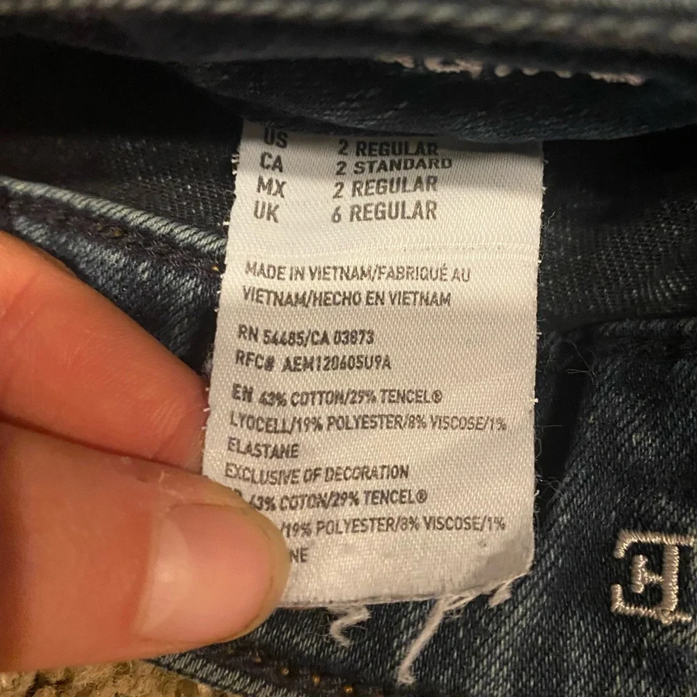 Shorts - Picture 3 of 4